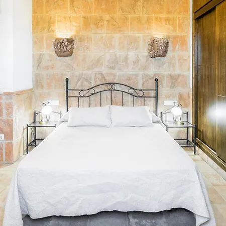 2 Bedroom Gorgeous In Holiday home
