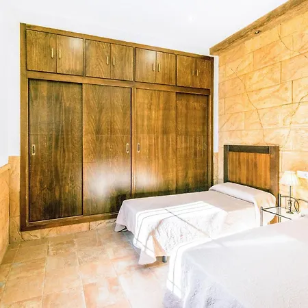 2 Bedroom Gorgeous In