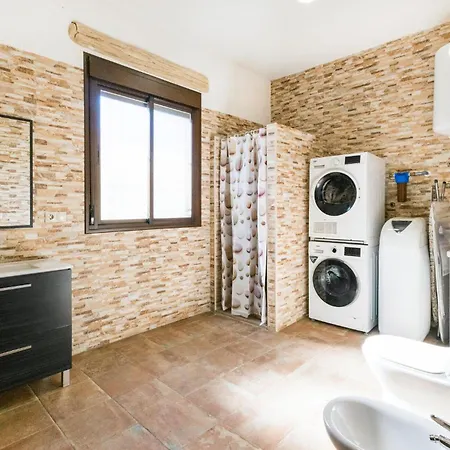 2 Bedroom Gorgeous In * Casariche