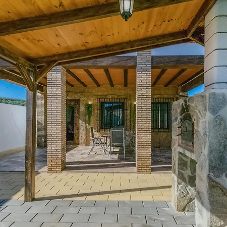2 Bedroom Gorgeous In Holiday home *