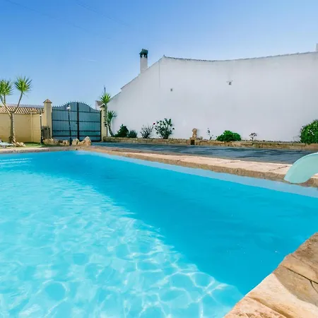 2 Bedroom Gorgeous In
